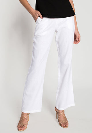 Flared formal linen pants from Uluwatu gives a sophisticated look and relaxed feel. Its colour is white.