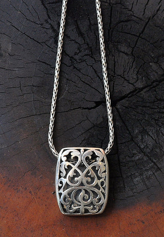 Pakis Carved Necklace